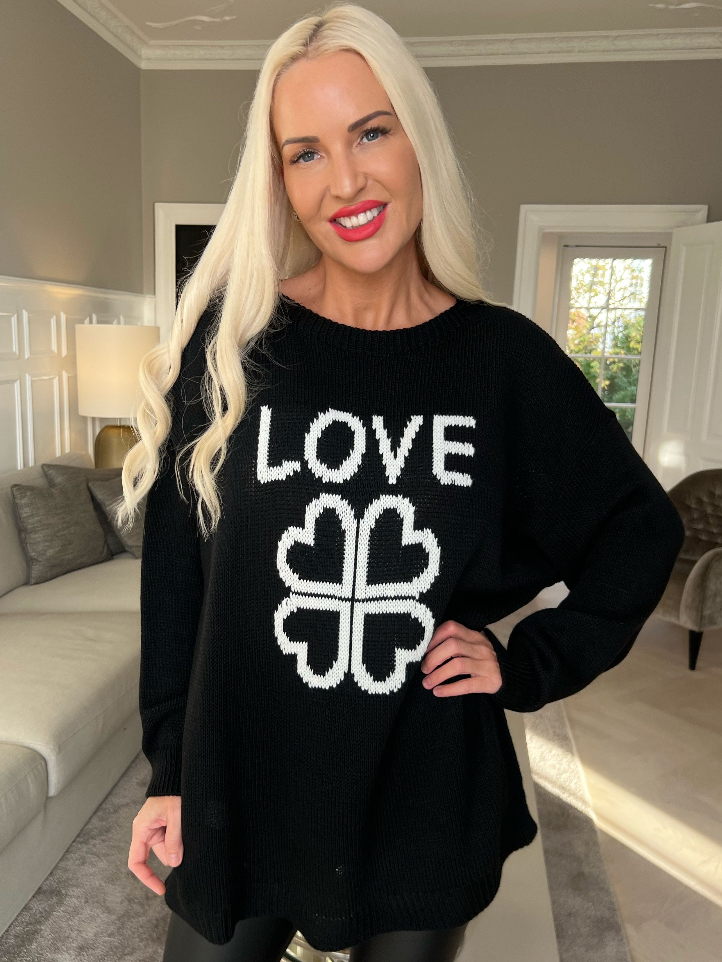 Mia - Strikbluse med firkløver på